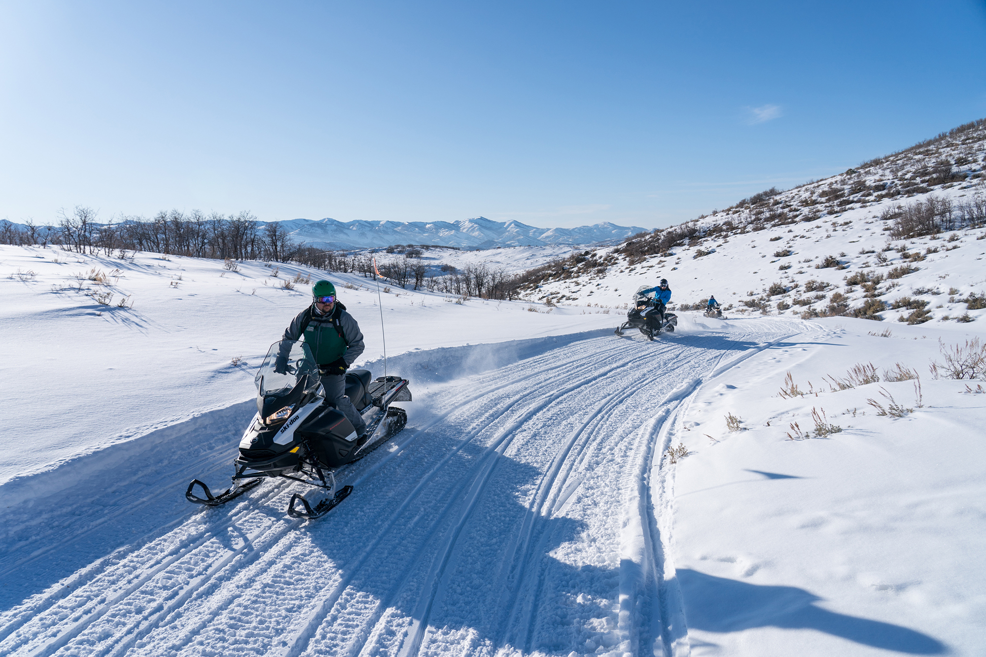 guided snowmobile tours utah